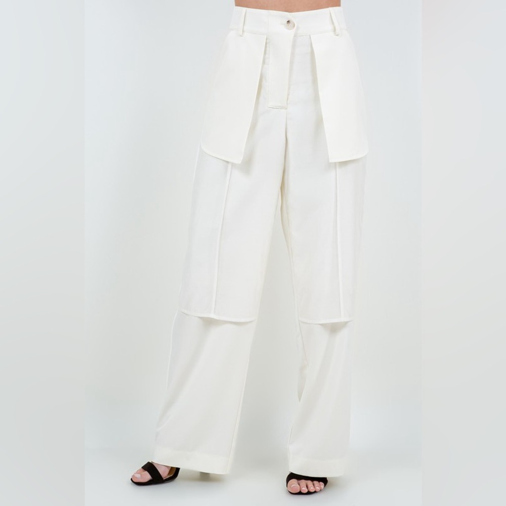 572. High Rise Pocket Detail Pants in Cream